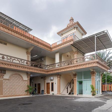 Urbanview Hotel Salsabilah Palembang By Reddoorz Екстер'єр фото